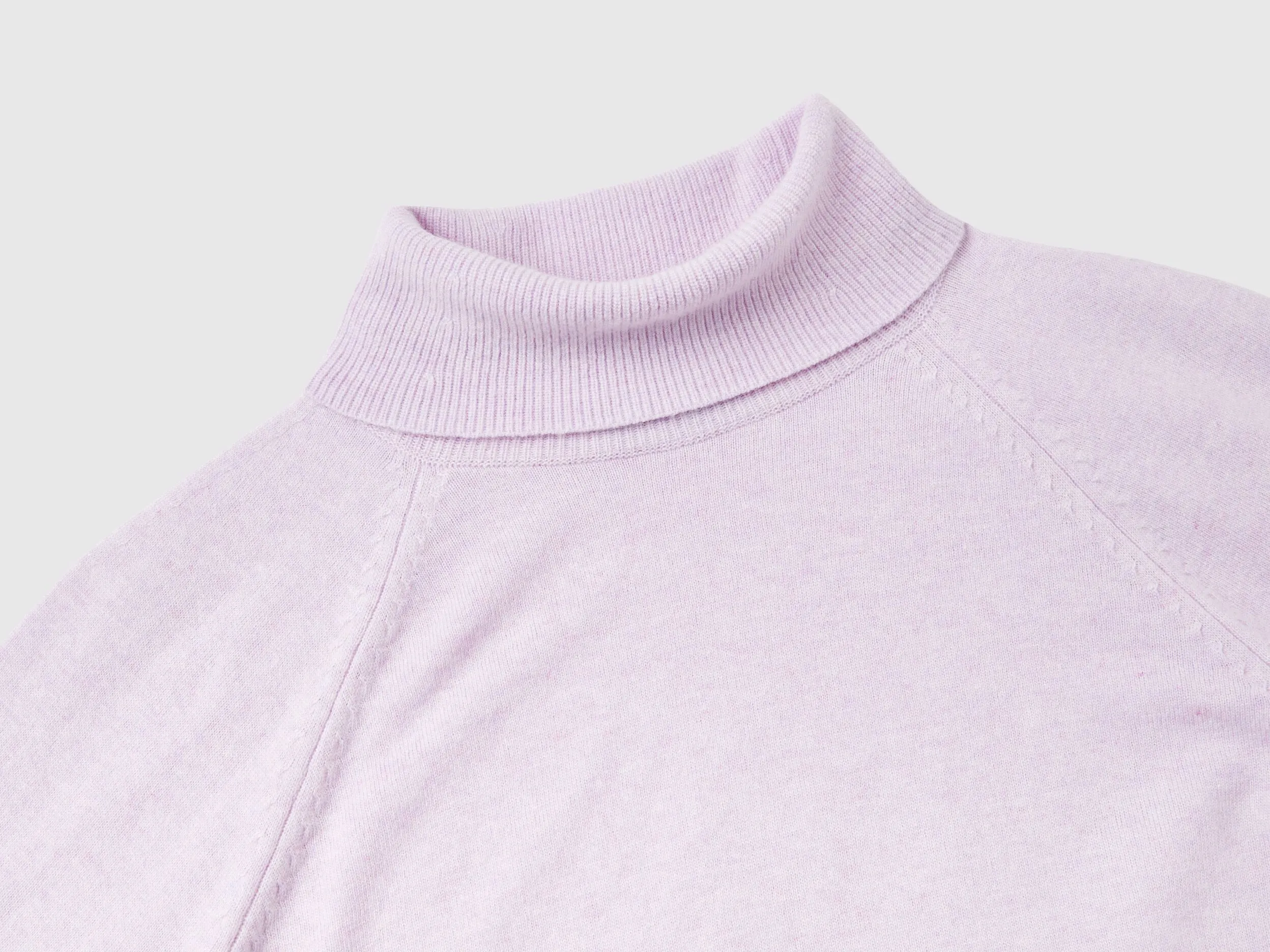 Light lilac turtleneck sweater in cashmere and wool blend - Lilac | Benetton