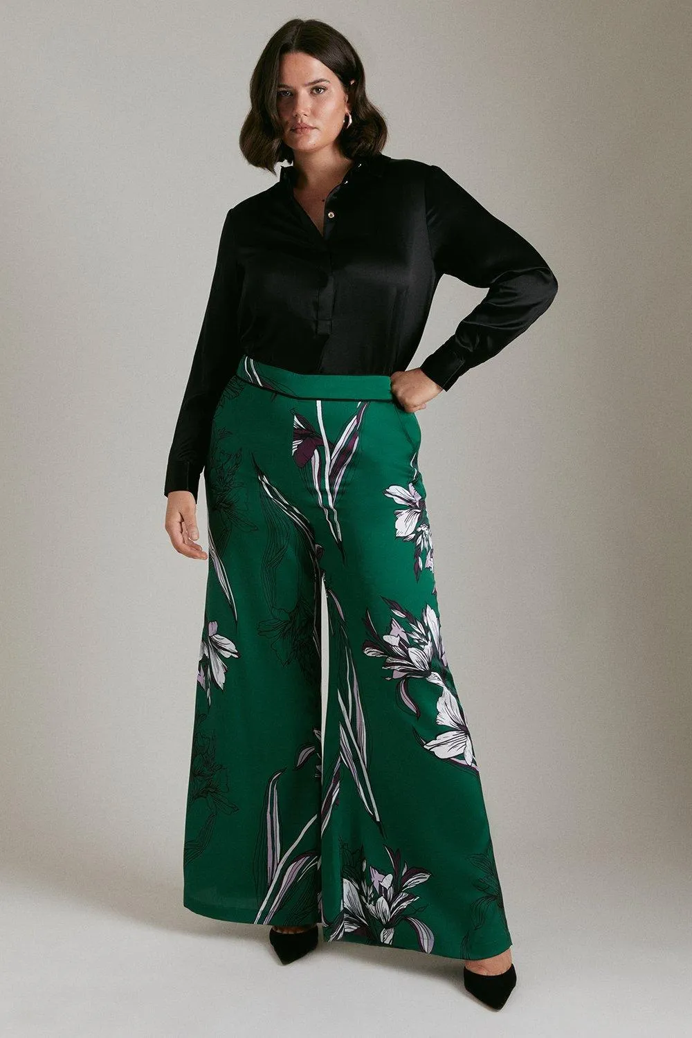 Plus Size Lily Print Wide Leg Woven Satin Trouser | Karen Millen