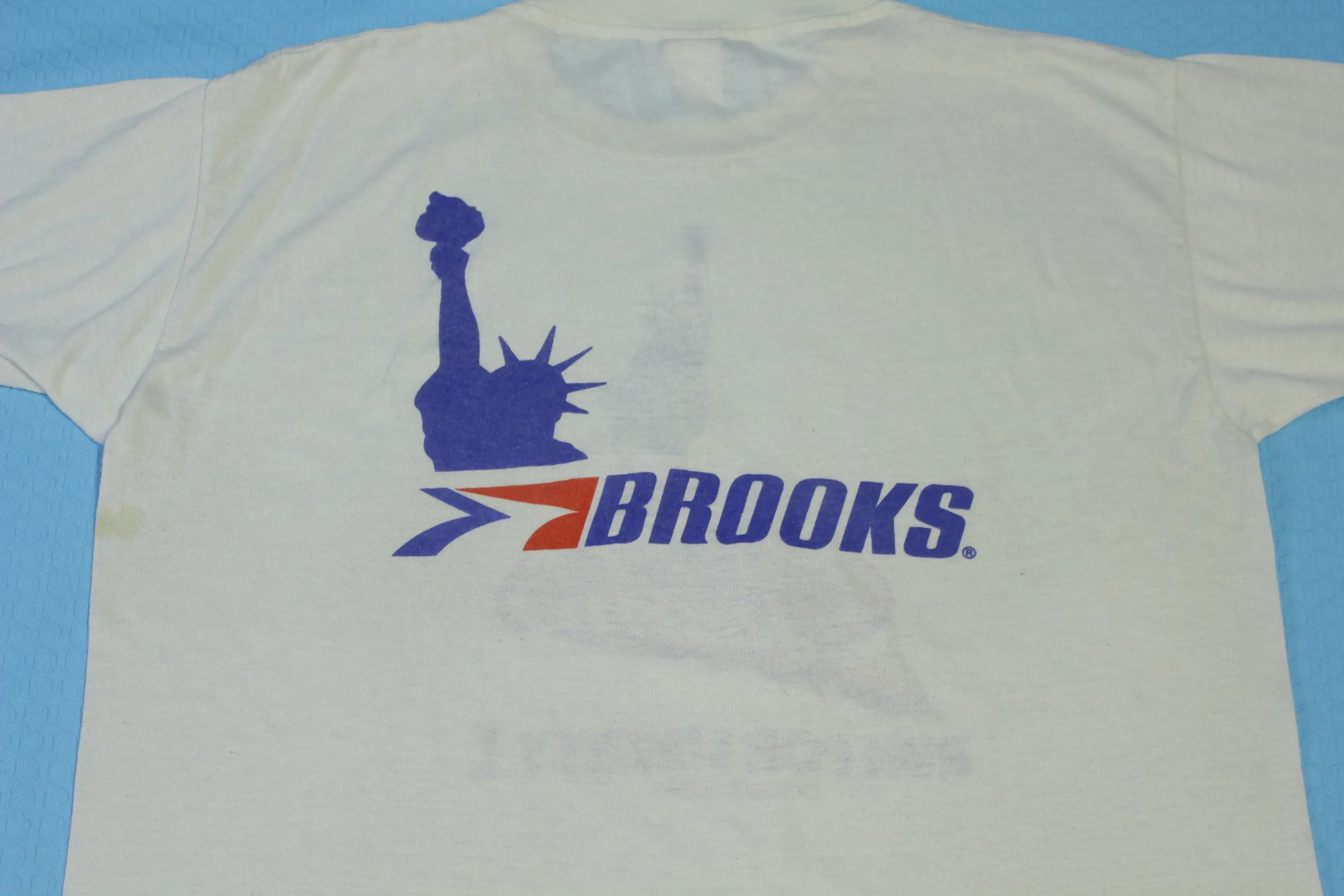 Run For Liberty I NYC Stroh's Beer Brooks Shoes Vintage 80's Marathon Single Stitch T-Shirt