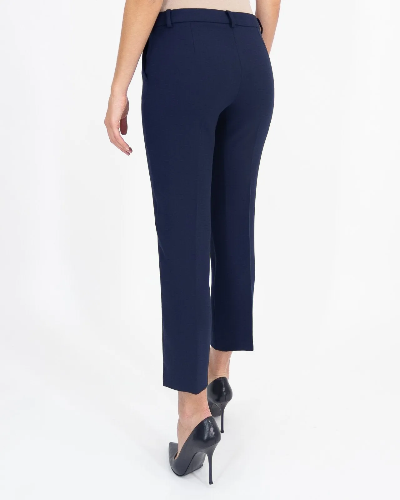 Tailleur blu giacca e pantalone